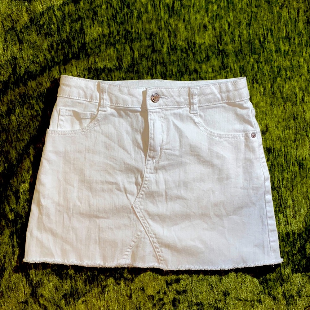 Girl size 10 white skirt Like New